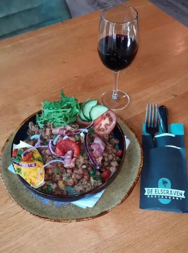 Kapitänsdinner mit Kapuzinererbsen und Speck